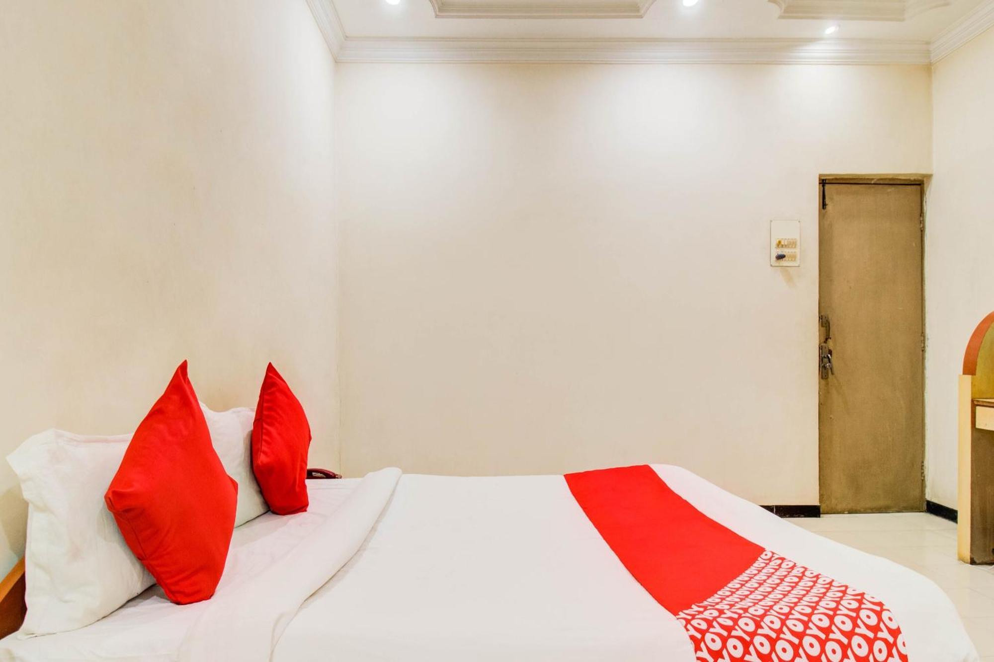 Hotel O Sri Jai Palace Nashik Ngoại thất bức ảnh